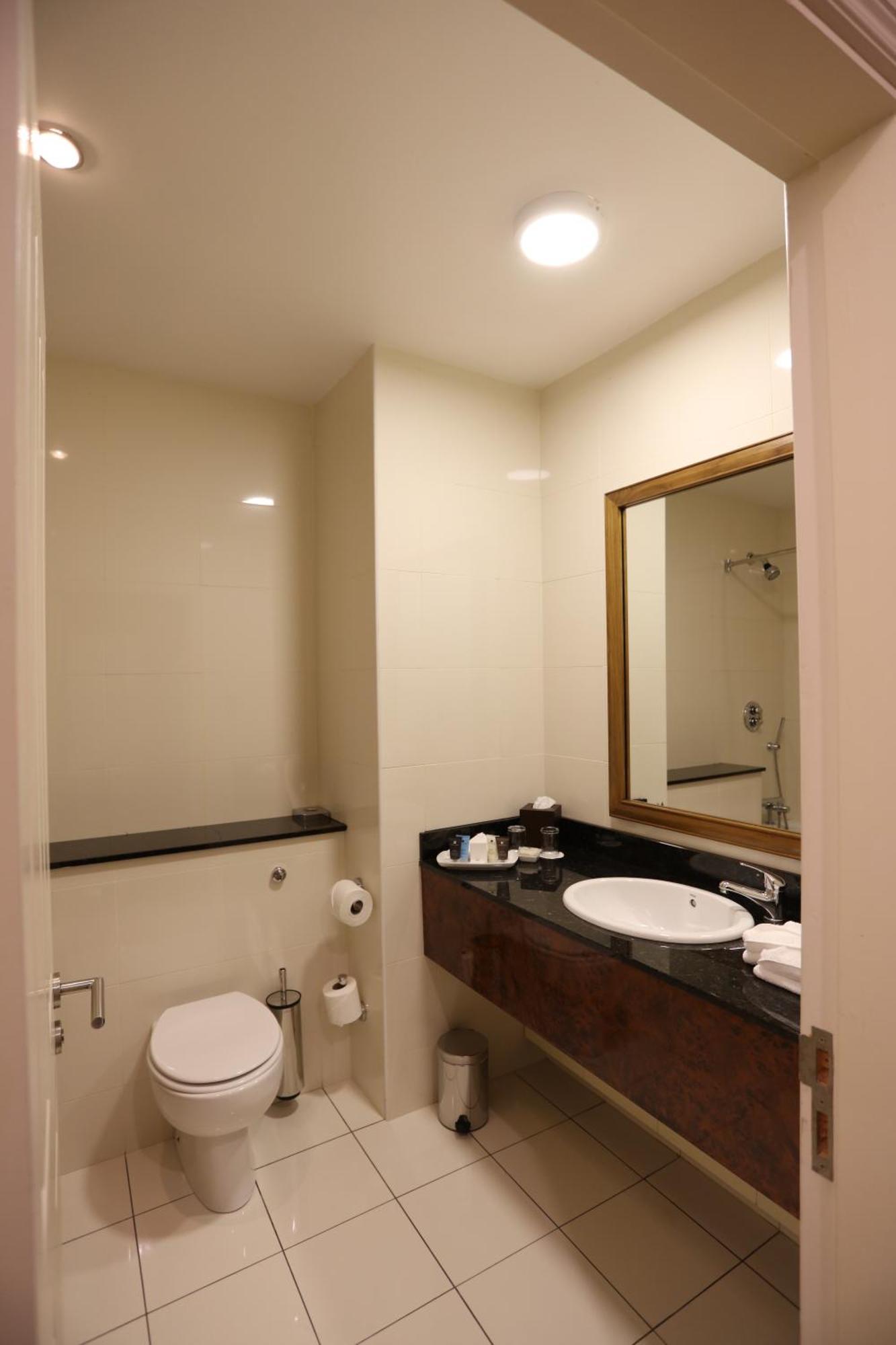 Vaughan Lodge Hotel ลาฮินช์ ภายนอก รูปภาพ