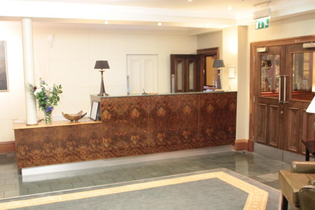 Vaughan Lodge Hotel ลาฮินช์ ภายนอก รูปภาพ