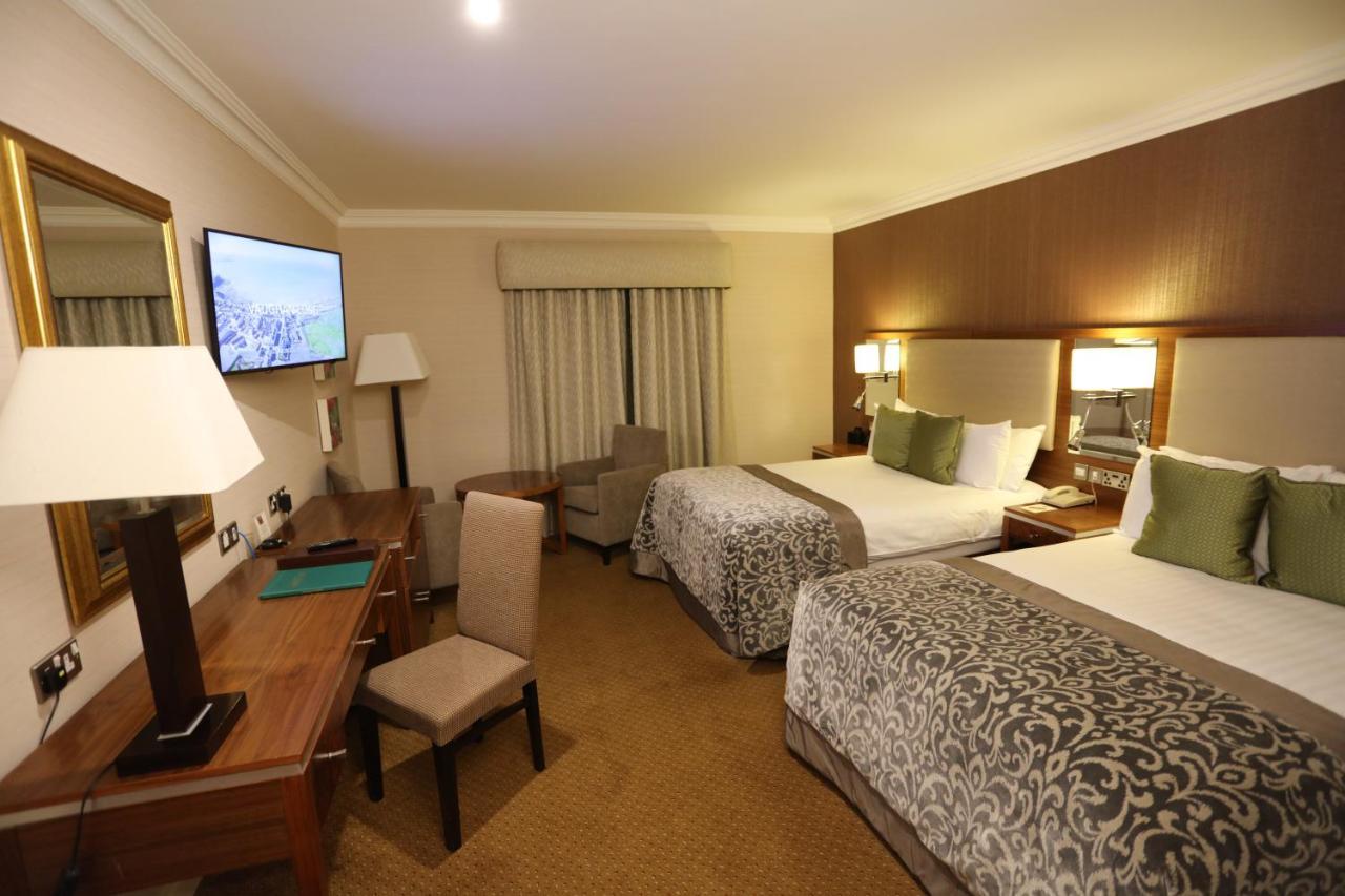 Vaughan Lodge Hotel ลาฮินช์ ภายนอก รูปภาพ