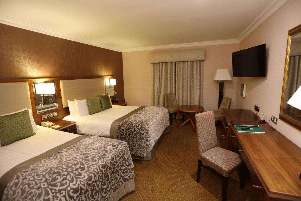 Vaughan Lodge Hotel ลาฮินช์ ภายนอก รูปภาพ