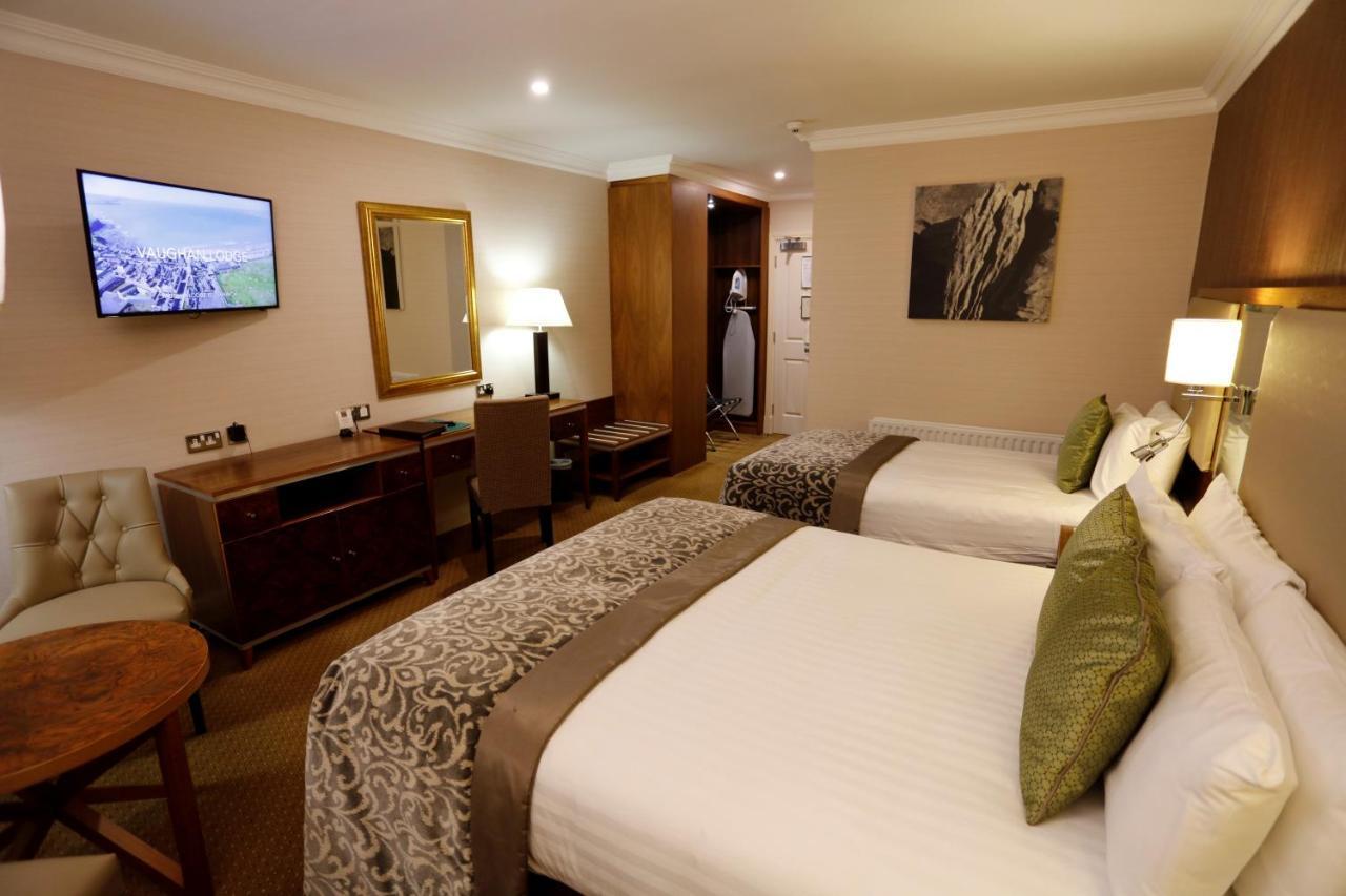 Vaughan Lodge Hotel ลาฮินช์ ภายนอก รูปภาพ