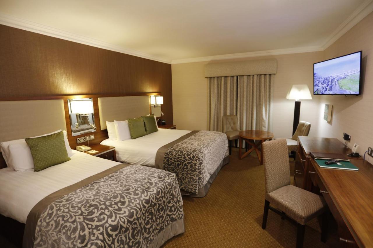 Vaughan Lodge Hotel ลาฮินช์ ภายนอก รูปภาพ