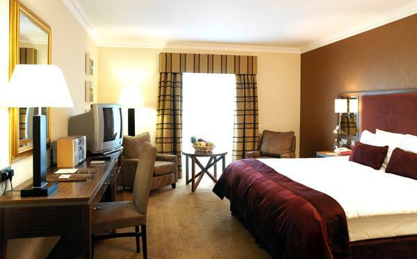 Vaughan Lodge Hotel ลาฮินช์ ภายนอก รูปภาพ